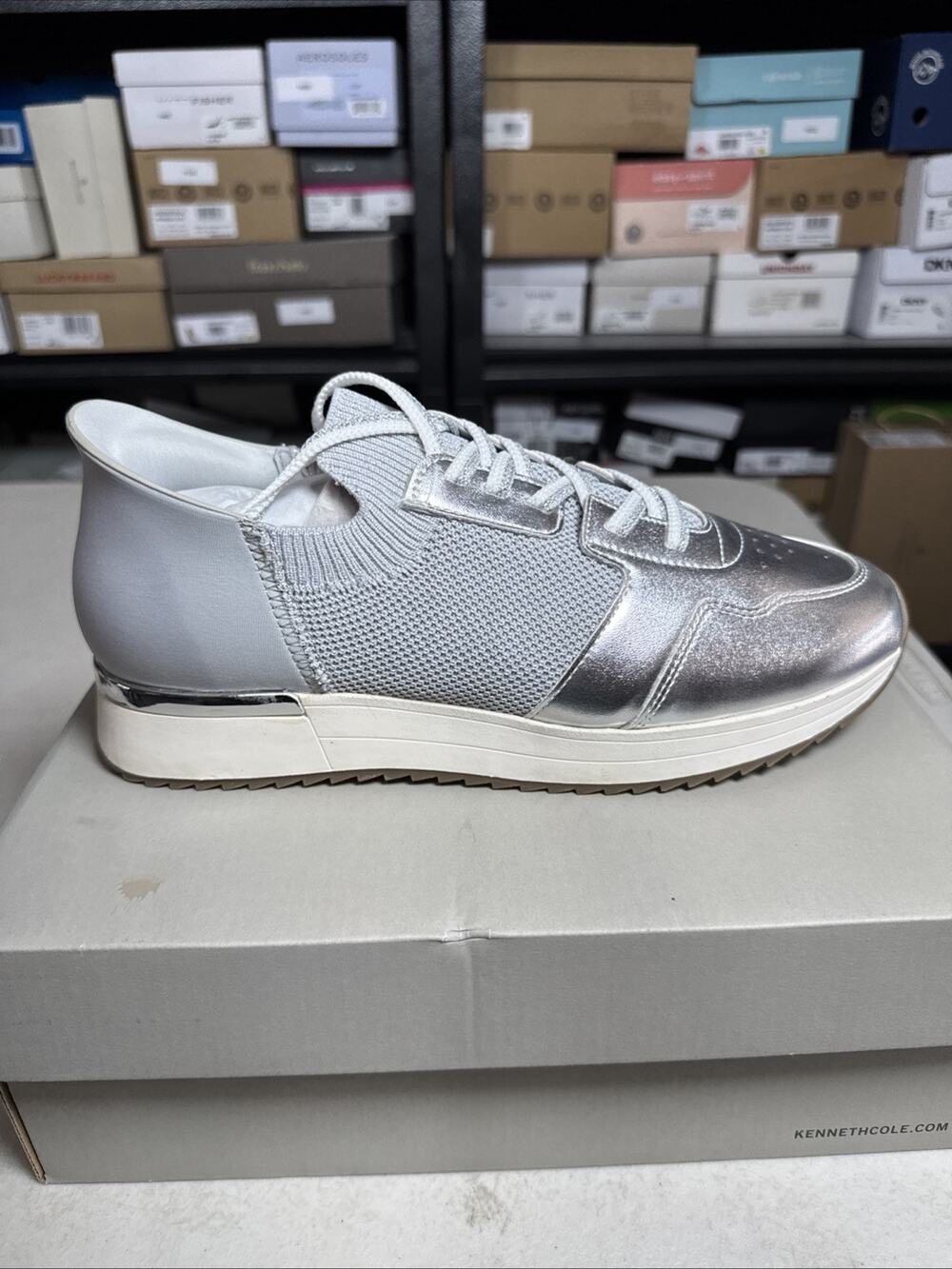 Women's 10 Kenneth Cole REACTION Chic Silver Knit